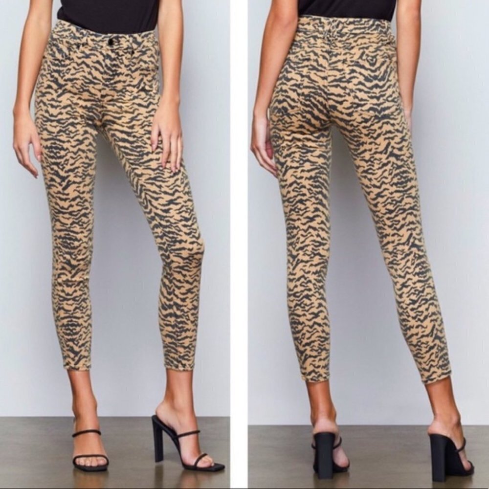 𝅺GOOD American BNWT "Good Waist Crop" Animal Jeans